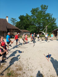 Échauffement avant la marche nordique.